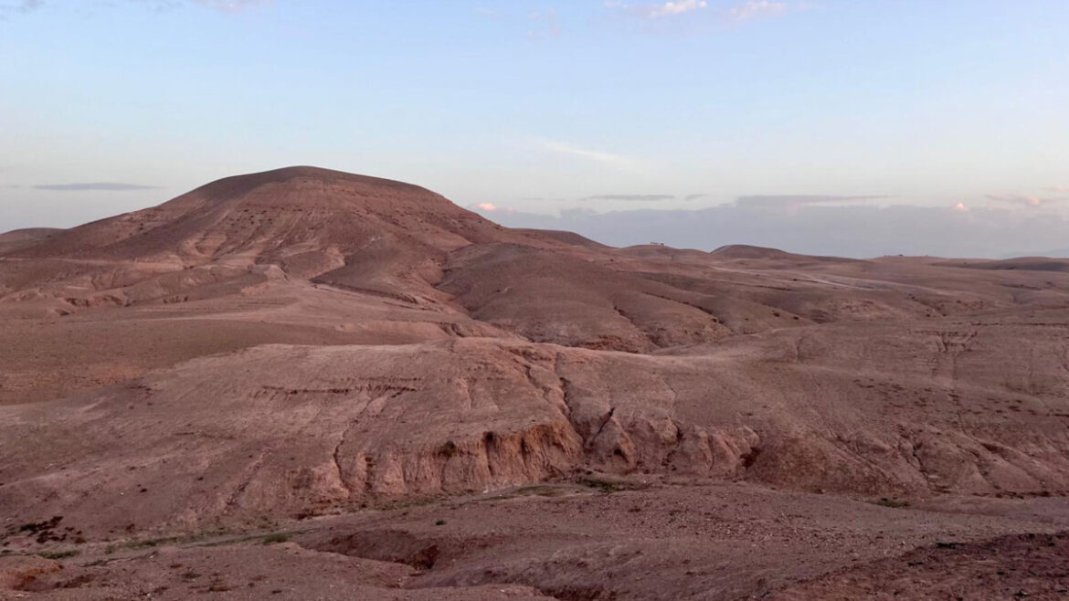 discover the desert of Agafay 