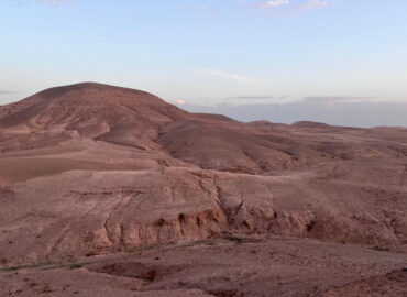 discover the desert of Agafay 